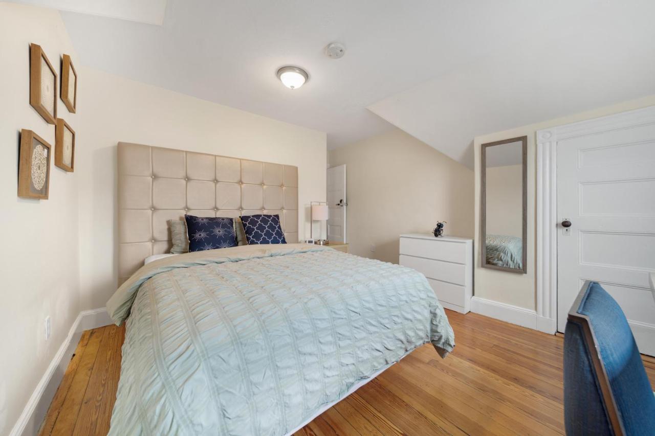 5Br 2Bh Bright & Spacious Apt In Brighton Boston Exterior foto