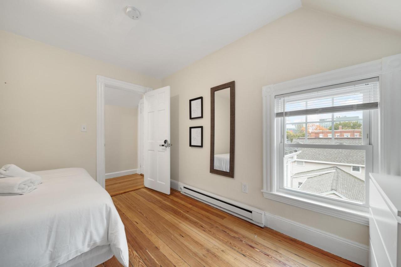 5Br 2Bh Bright & Spacious Apt In Brighton Boston Exterior foto