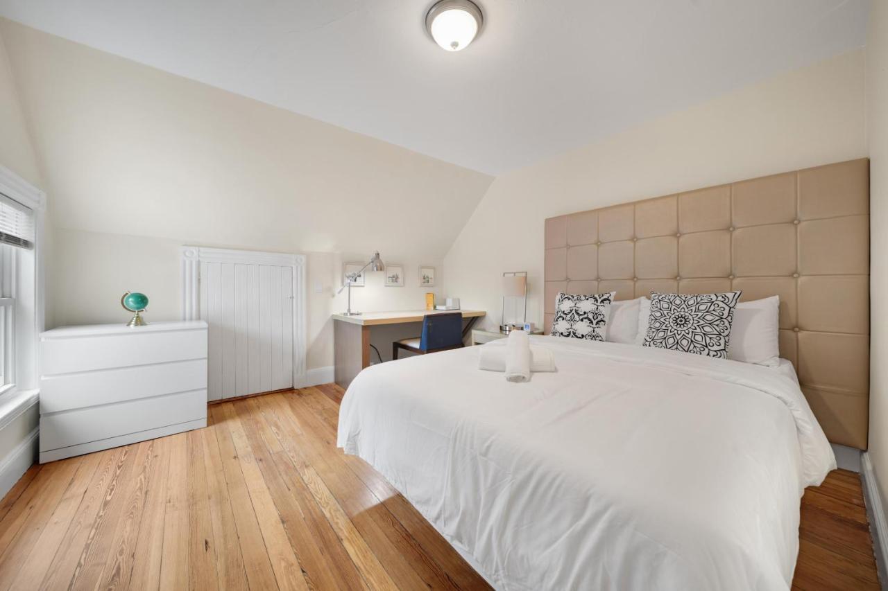 5Br 2Bh Bright & Spacious Apt In Brighton Boston Exterior foto