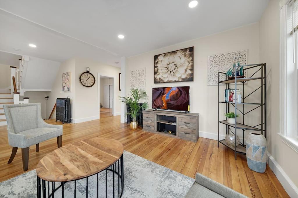 5Br 2Bh Bright & Spacious Apt In Brighton Boston Quarto foto